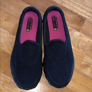 Skechers slip ons